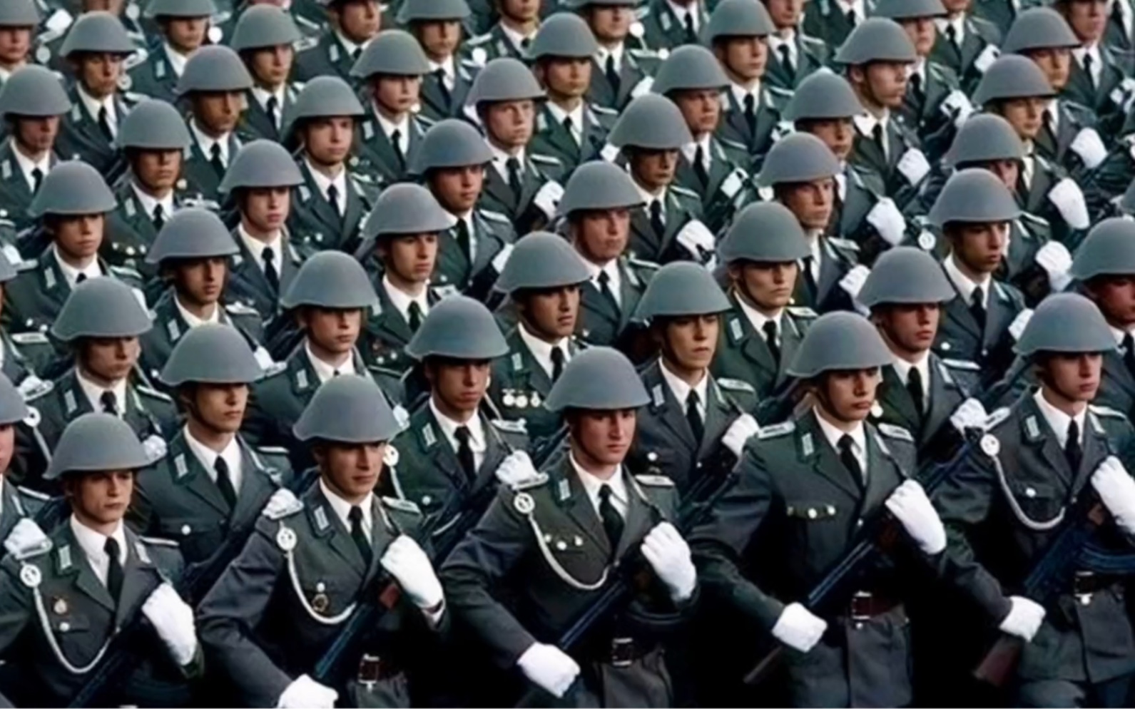 现代德国大阅兵图片