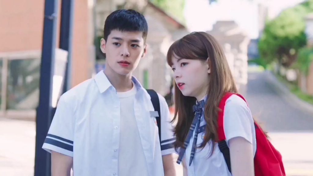 不蒸馒头争口气 火速把发小拉来假扮男友 "韩剧 "甜甜的恋爱