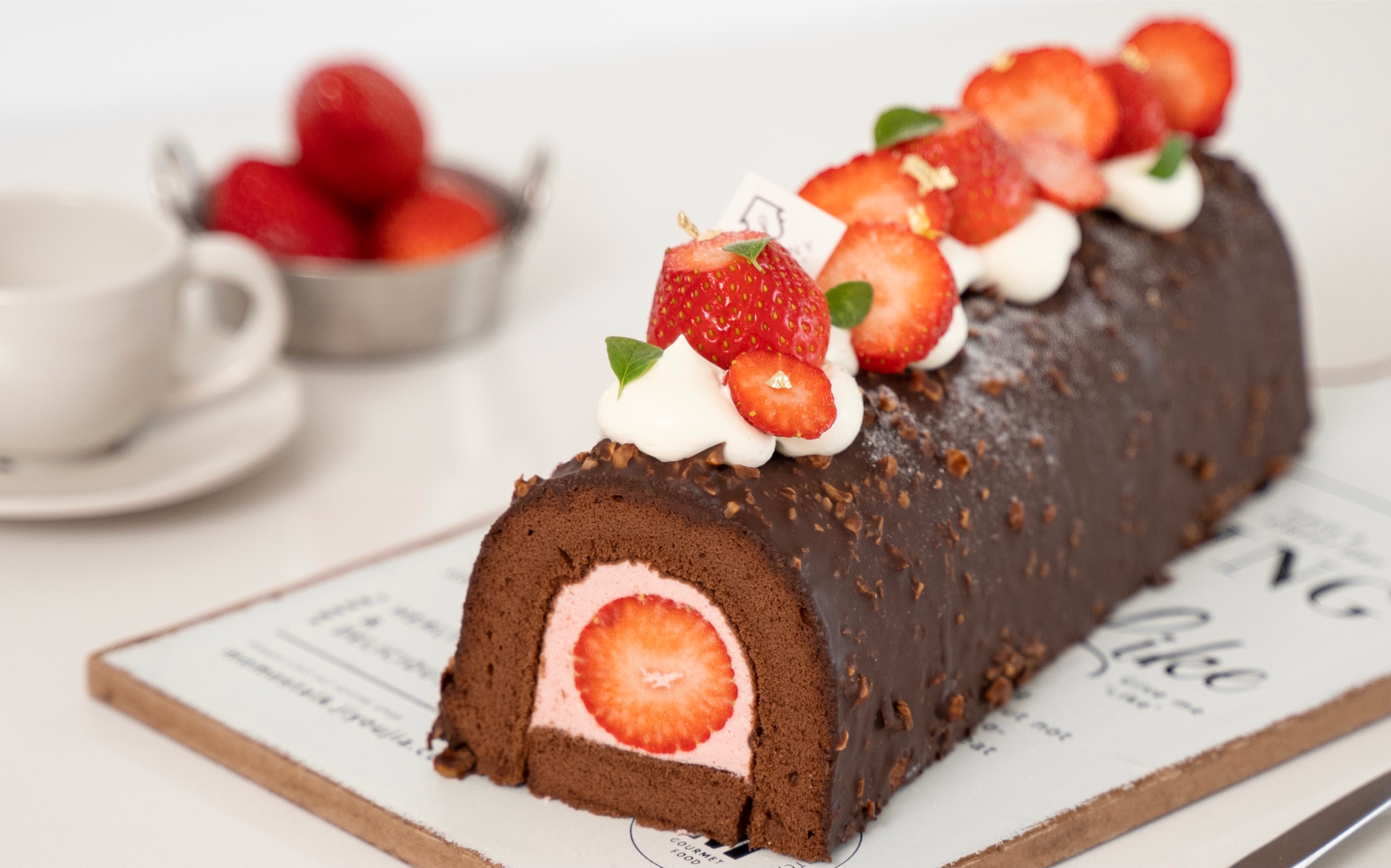 脆皮梦龙草莓可可卷_哔哩哔哩_bilibili