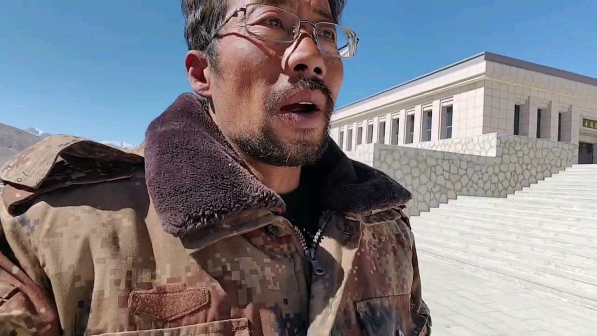 茶汤哥到了新疆康西瓦烈士陵园,看看这雄伟壮观的陵园,向烈士致敬!