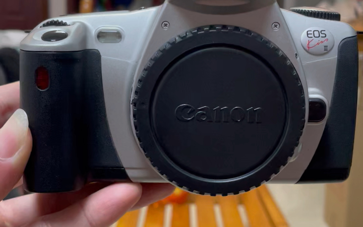 出售 佳能 eos kiss 3代 第三代 288元