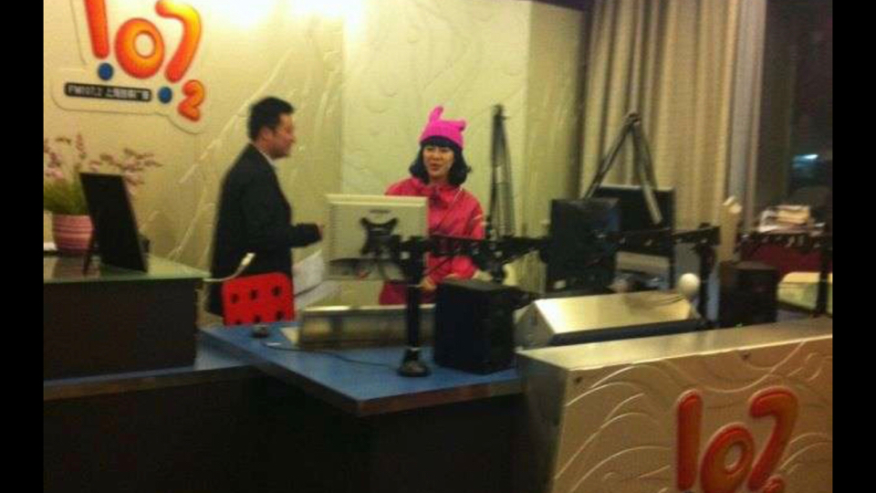 2《小说联播》节目播出由冯骏骅,谢添天联袂演播的悬疑小说《无法呼吸