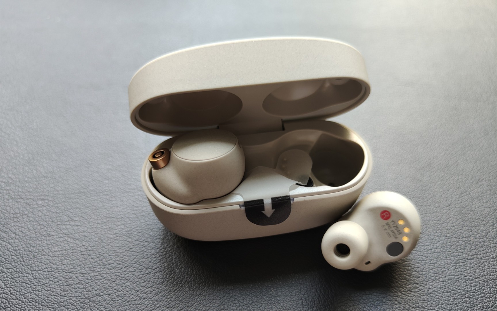 索尼新一代降噪豆wf-1000xm4开箱