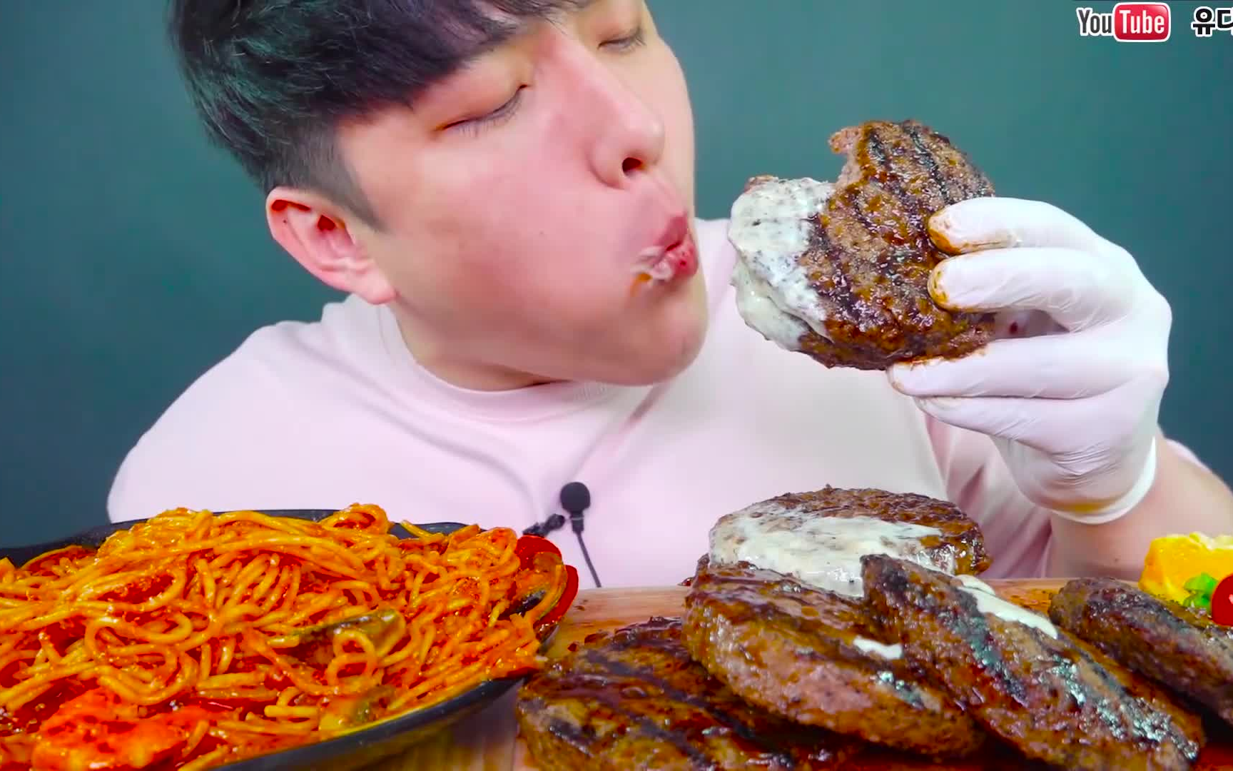 《深渊巨口》【udt小哥】海鲜面 牛排 大口吃真满足 韩国大胃王吃播