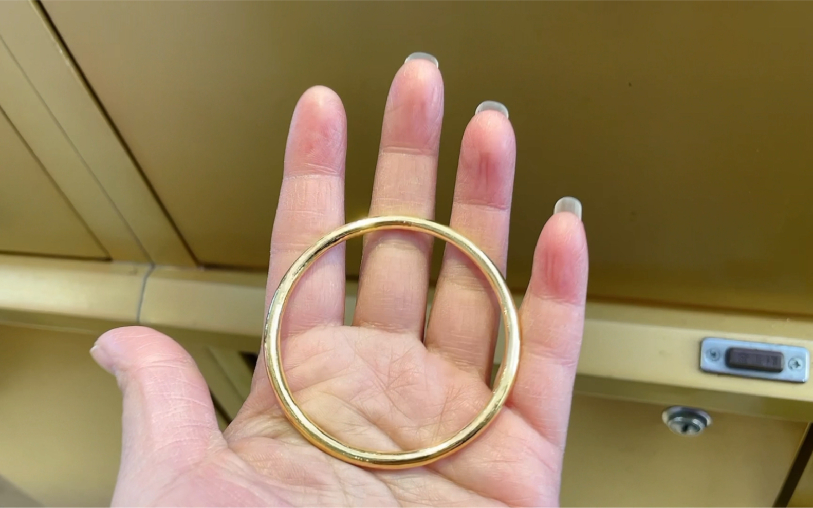 手工圆素圈闭口亮面手镯