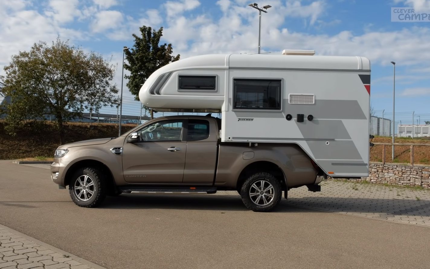 可拆卸背驮式皮卡房车 - tischer trail 260 s(字幕)