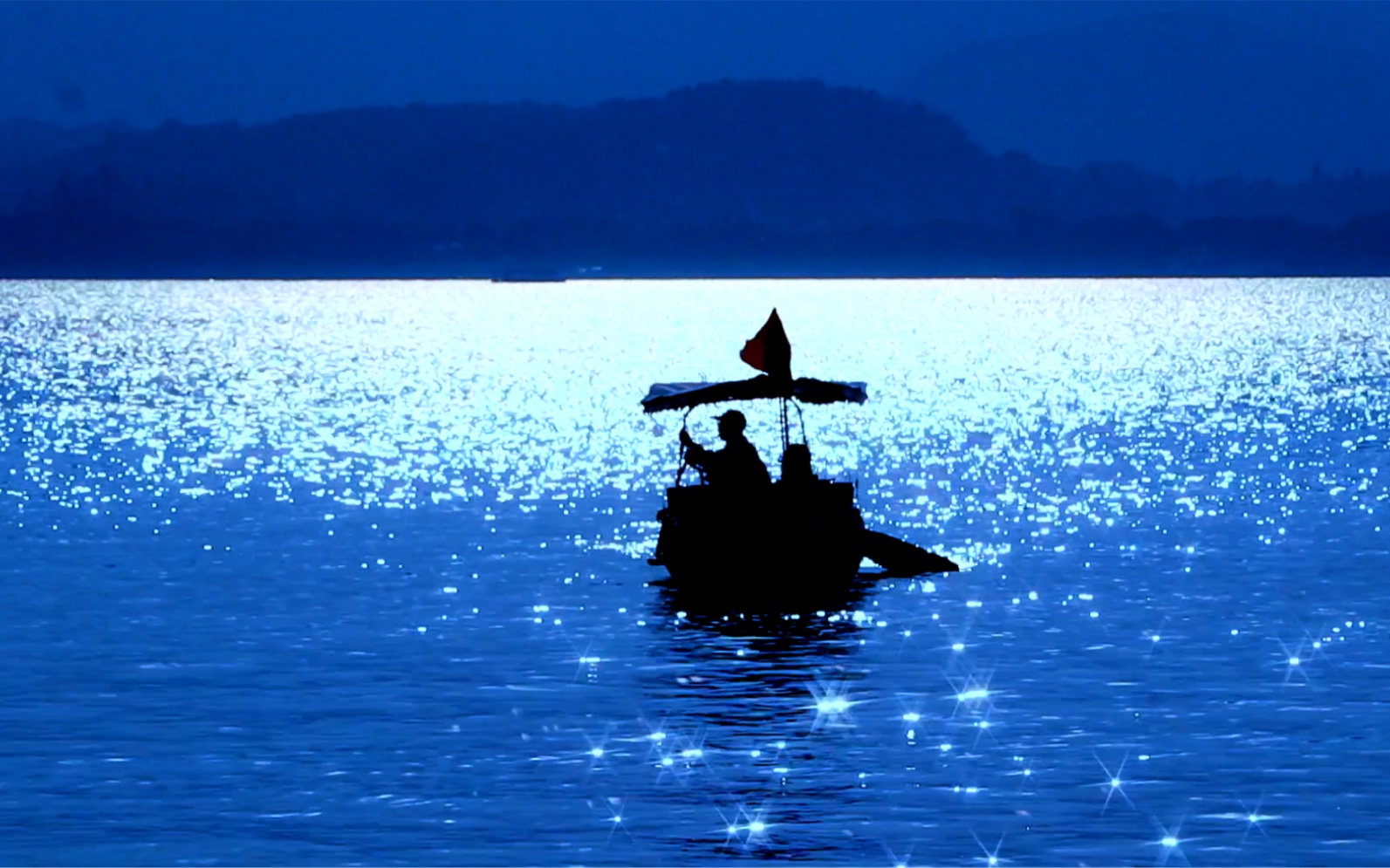 我在西湖拍到了"满船清梦压星河"