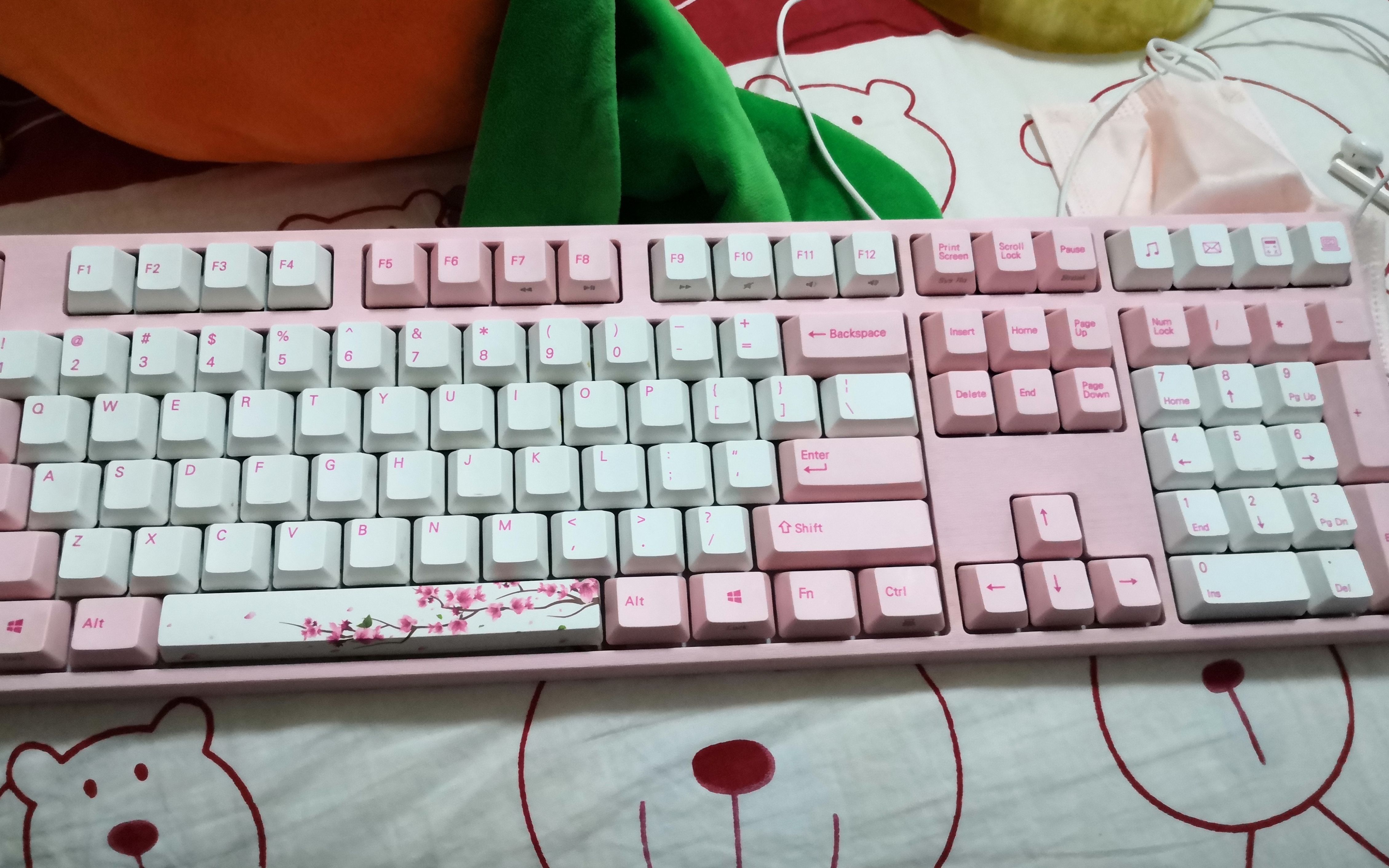 你绝对没见过的阿米洛樱花机械键盘表面清洁骚操作