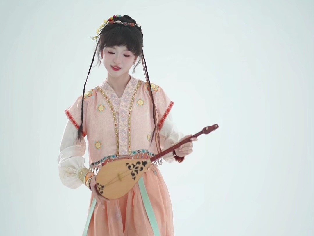 找到适合跳寄明月的衣服啦!