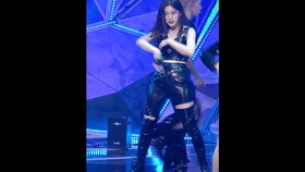 4k Ptt Paint The Town Loona Hyunjin Fancam Sbs Inkigay 21 07 04 哔哩哔哩 つロ干杯 Bilibili