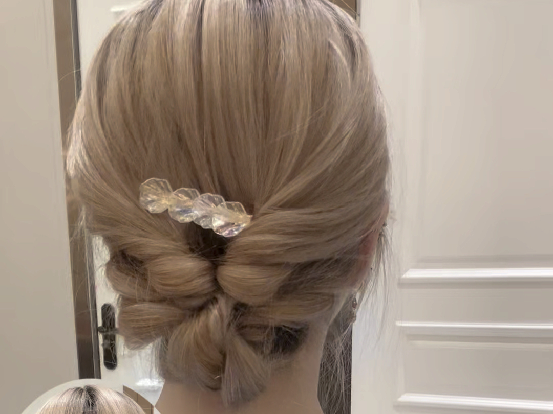 hairstyle中短发温婉气质盘发 优雅纹理感