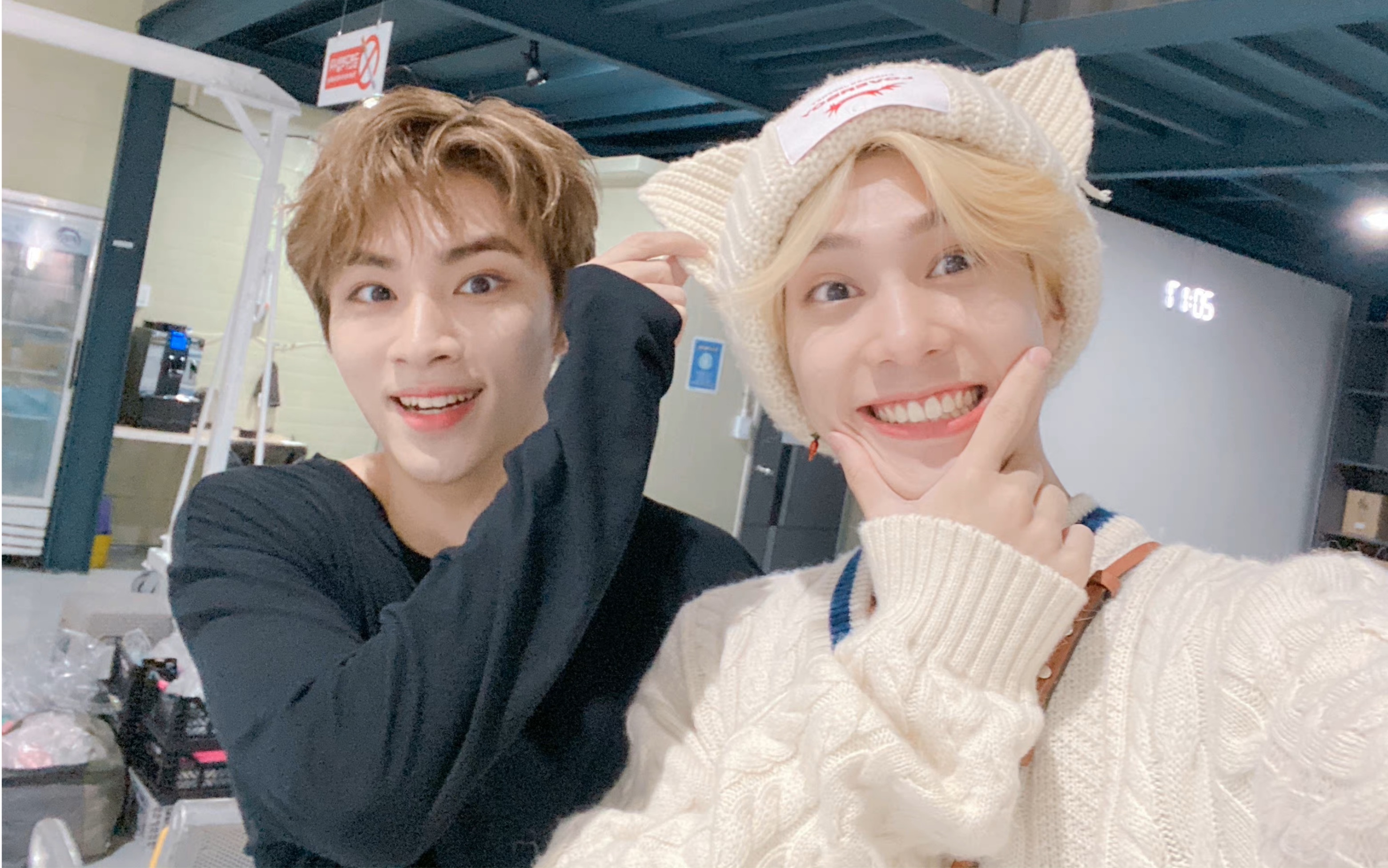 【黄冠亨】【肖俊】你俩好会推拉啊!德俊还送了礼物给瓜仔!