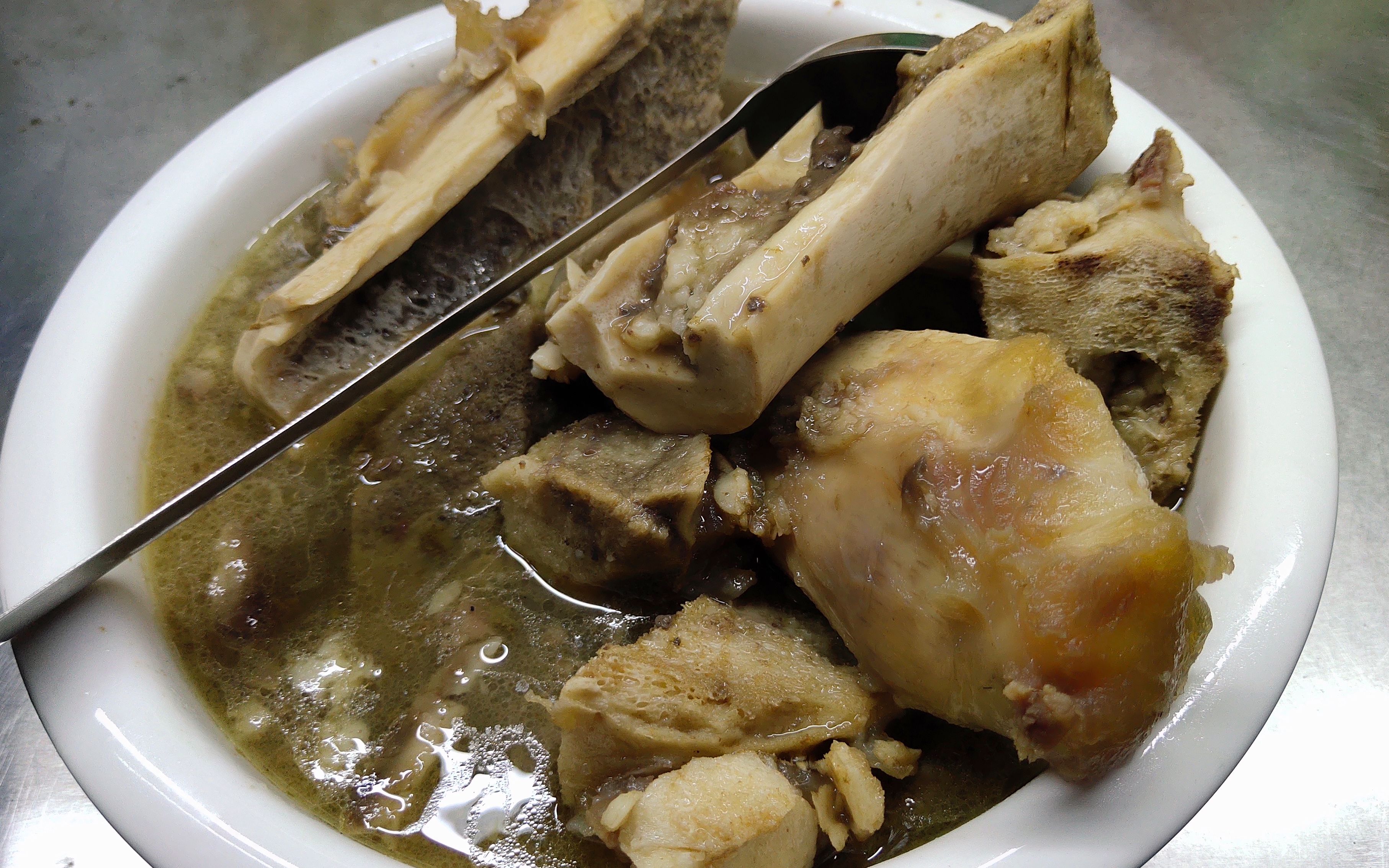 黑胡椒粒煲牛棒骨,最适合老人小孩喝的一款汤_哔哩哔哩_bilibili