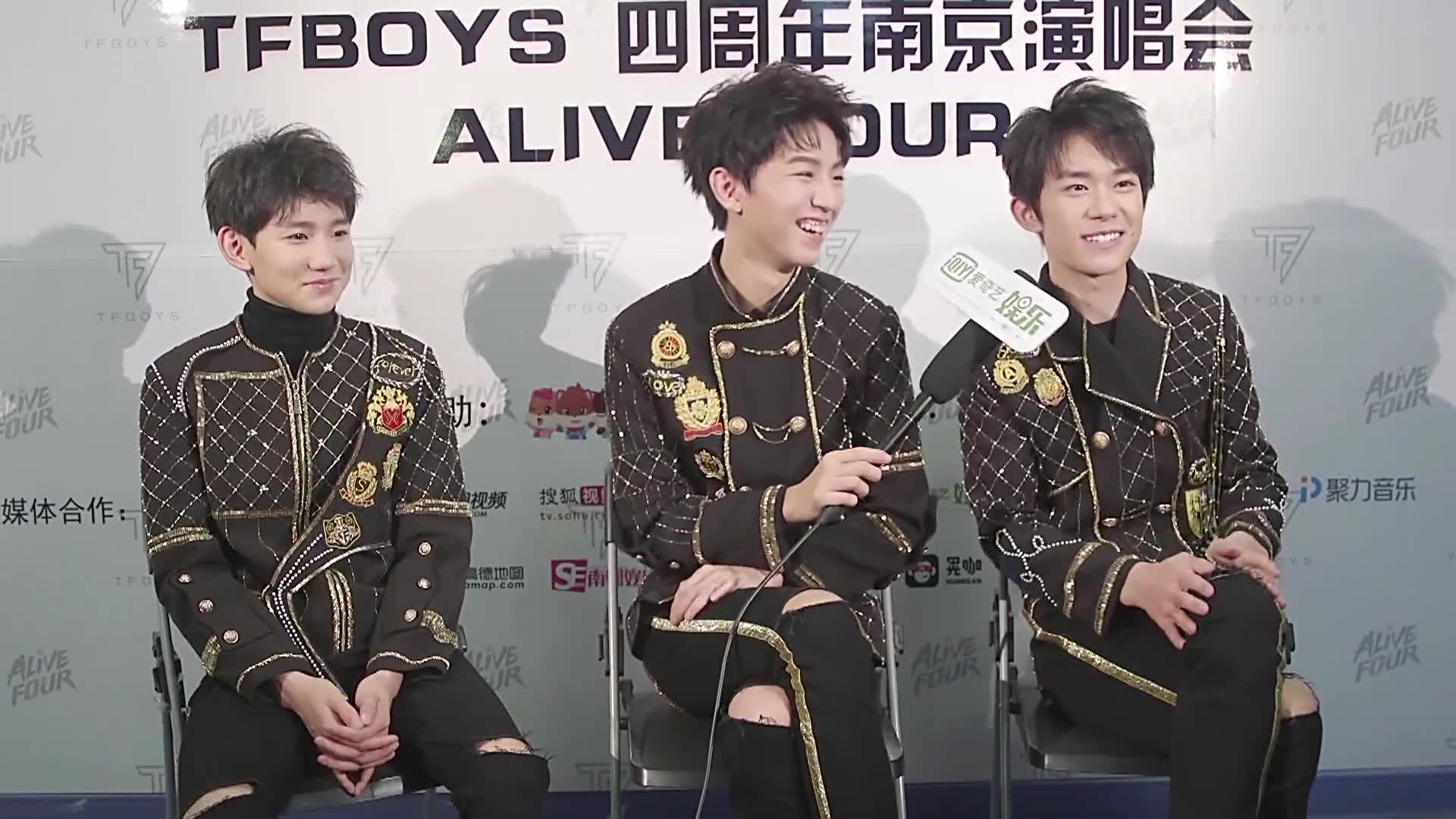 【TFBOYS】四周年演唱会媒体采访合集(更新至20170826《每日文娱播报》专访)哔哩哔哩bilibili