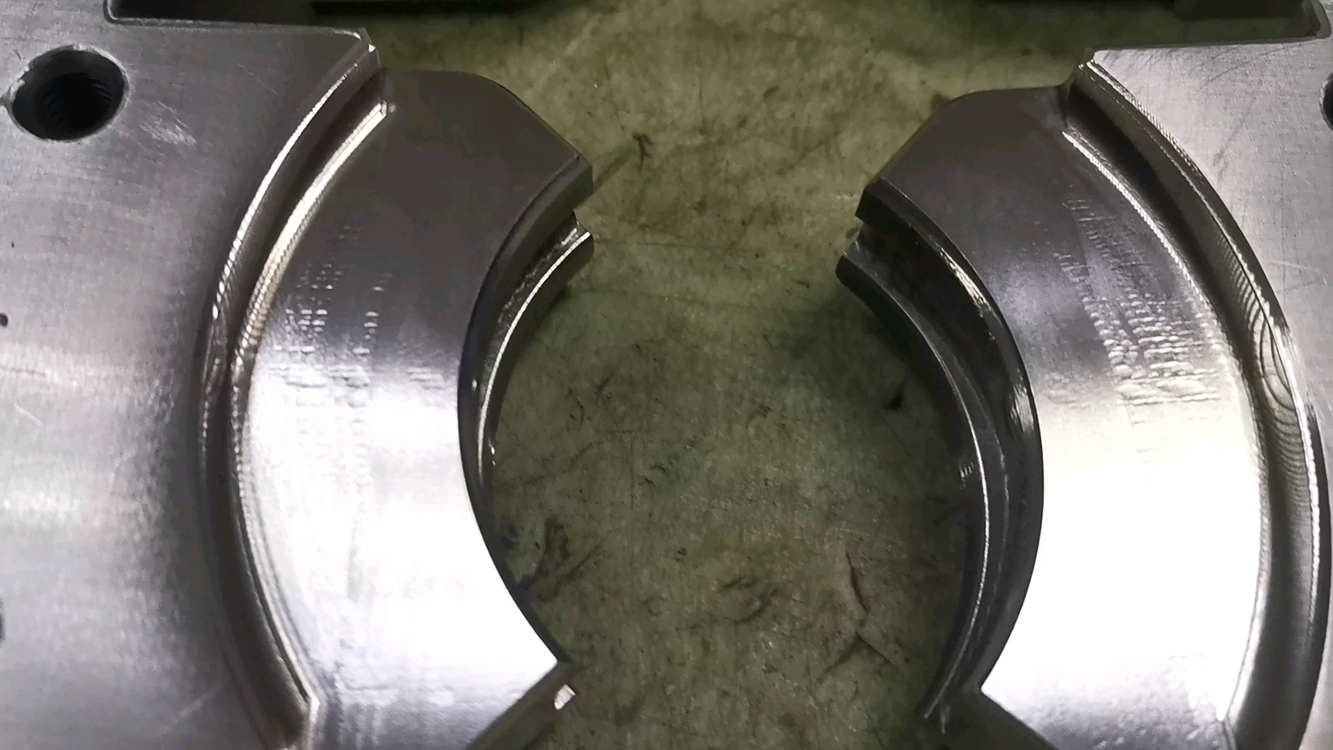 精雕机加工直身面振刀纹明显