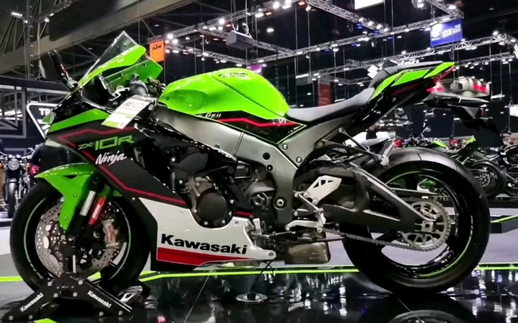 实拍2022款川崎ninja zx-10r