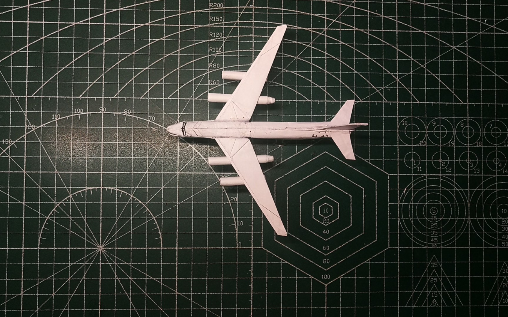 【折纸飞机】图95轰炸机米折(原创),一张a4纸纯折不剪裁.