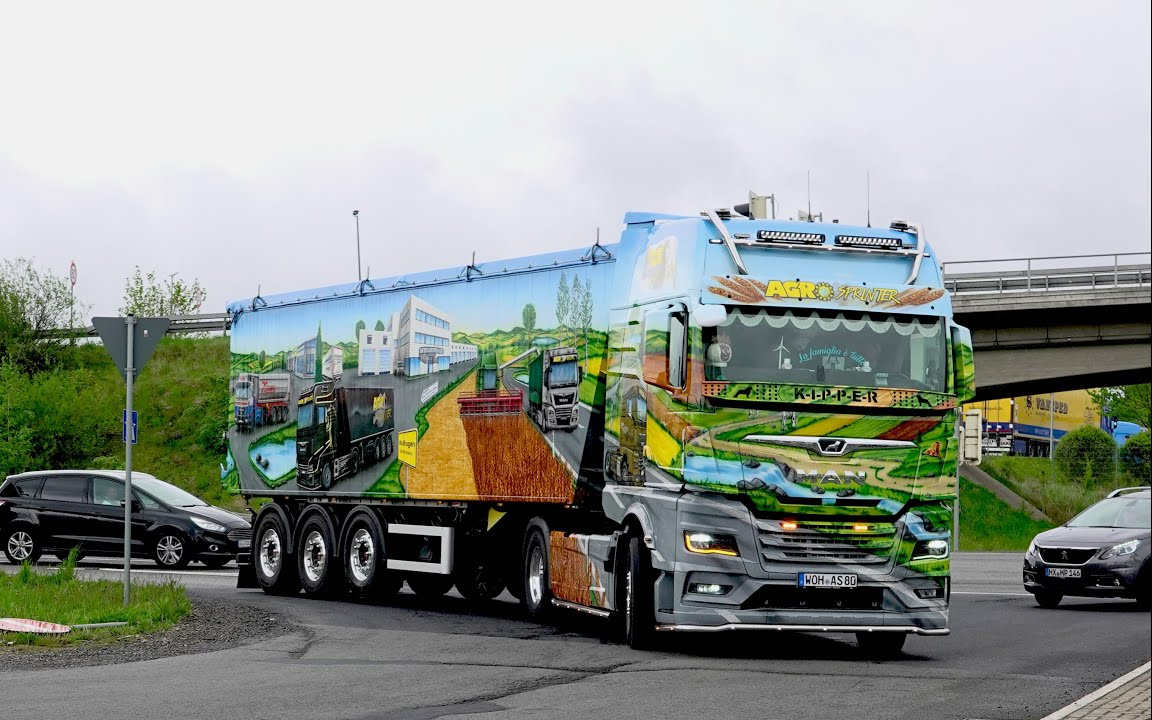 【欧洲卡车】【European truck spotting】2024年吕塞尔卡车展配备斯堪尼亚 V8 开放式管道等哔哩哔哩bilibili