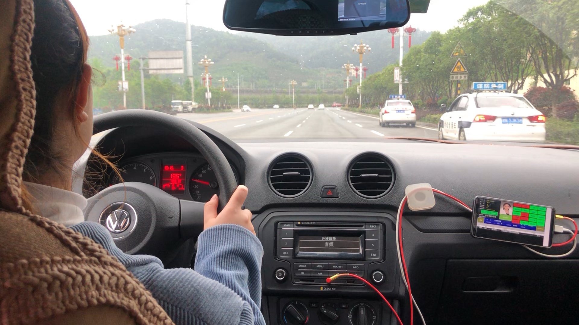 怀化杨村科目三路段模拟看看这位妹子模拟的怎么样.猜猜过了没