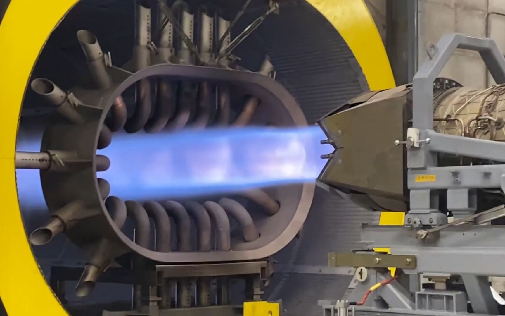 尤斯蒂斯联合基地f-22战机发动机试车