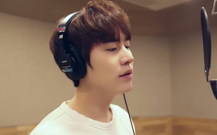 圭贤唱a whole new world 利特痛哭