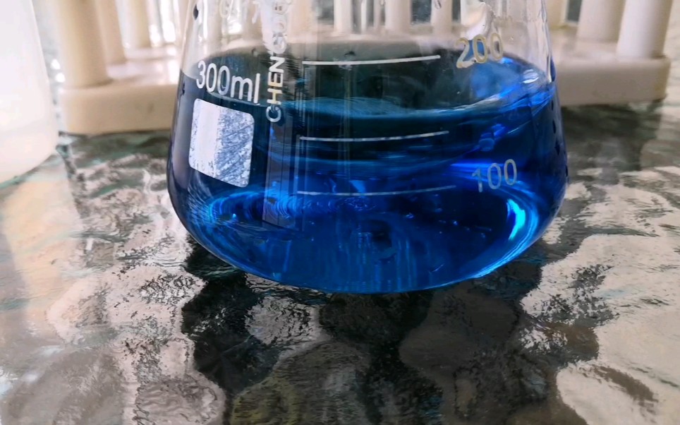 蓝色溶液初中化学图片