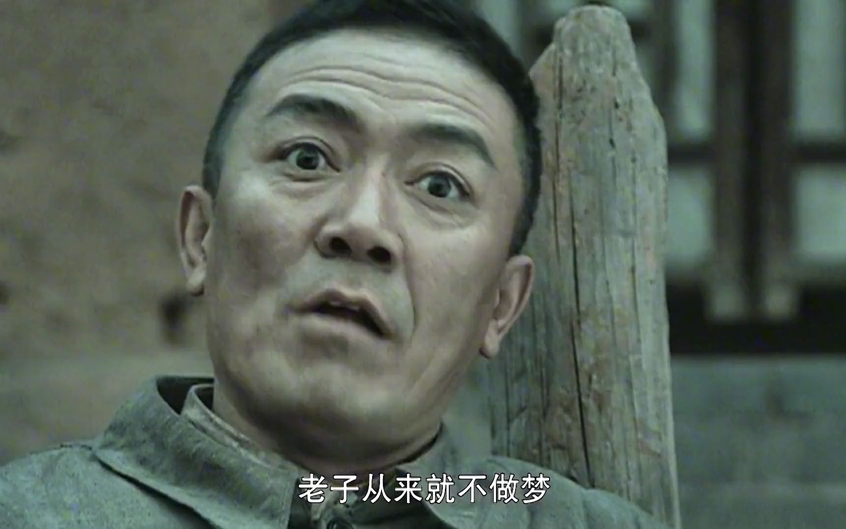 亮剑:和尚偷喝老李的酒不承认,老李要揍他,没想和尚:你打不过