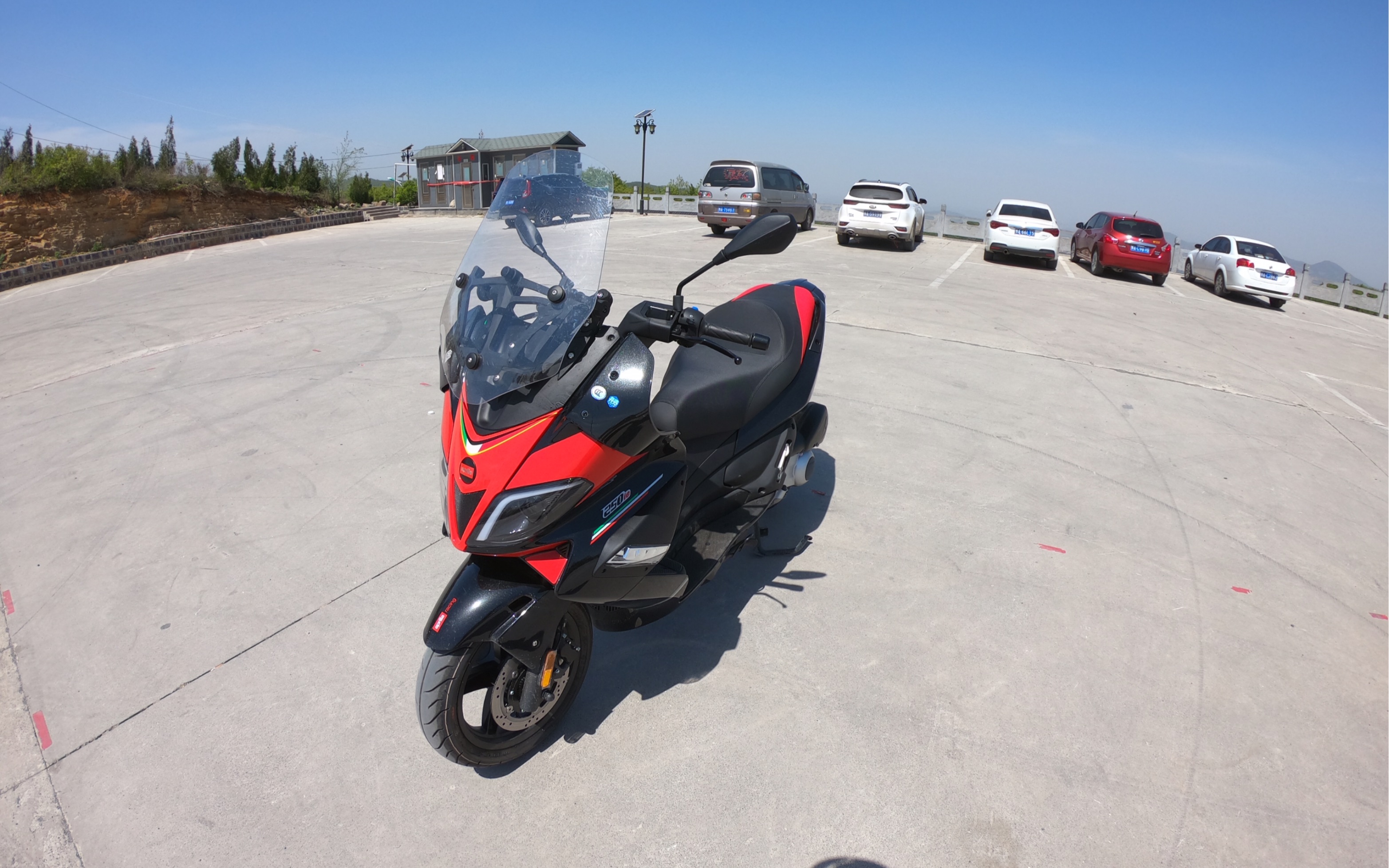 阿普利亚srmax250春日骑行跑山伏羲山尖山