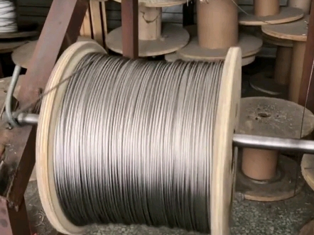 客户生产钢帘线,胶管铜丝时,常遇眼模损耗大,线材品质差,槽内易脏,钢