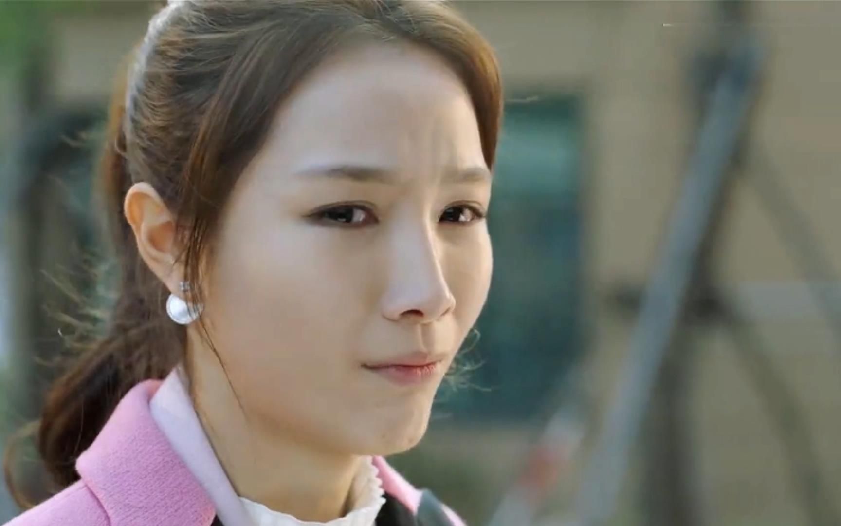 凌潇潇意外怀孕为了房贷隐瞒男友去做人流结果失去了一切