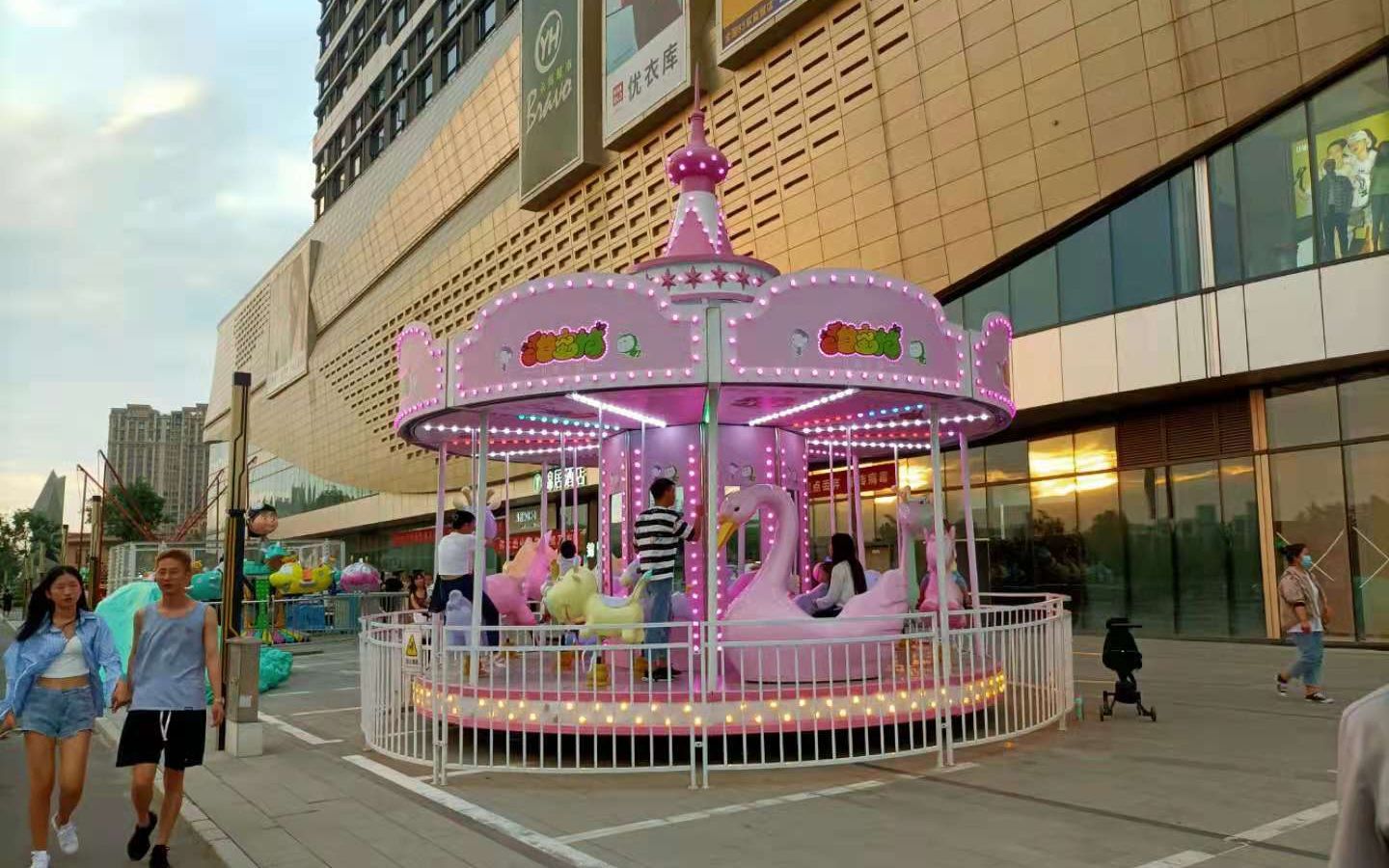 单飞檐豪华旋转木马 网红甜蜜转马儿童游乐设备