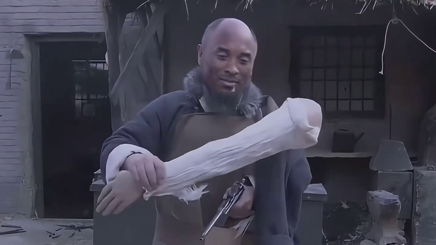 孩子们，知道我的外号为什么叫三只肘吗