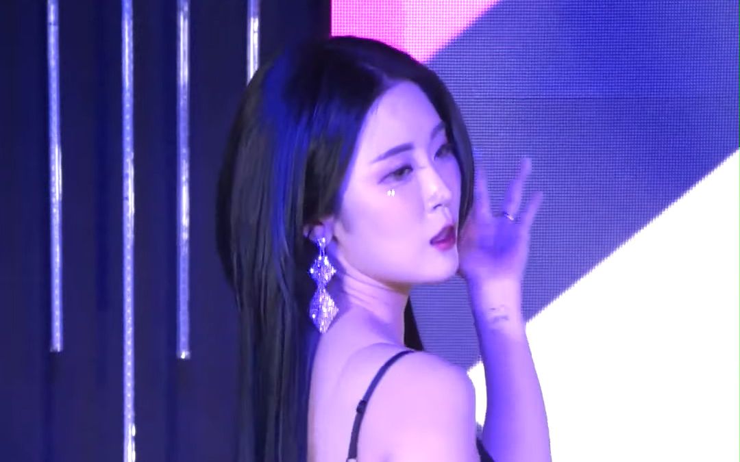 [图]Sexy performance _ GirlCrush（GirlCrush）普美（Bomi）