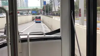 Tải video: [上海公交]43路顶速40通过徐家汇路地道被985甩