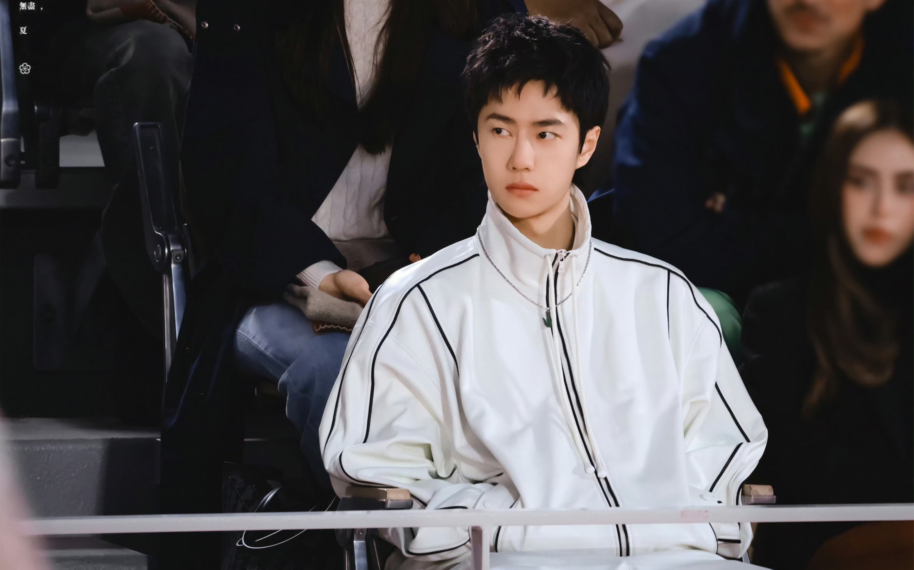 【王一博】鳄鱼秀场内场视频,安安静静看一会儿王一博吧…太难得了