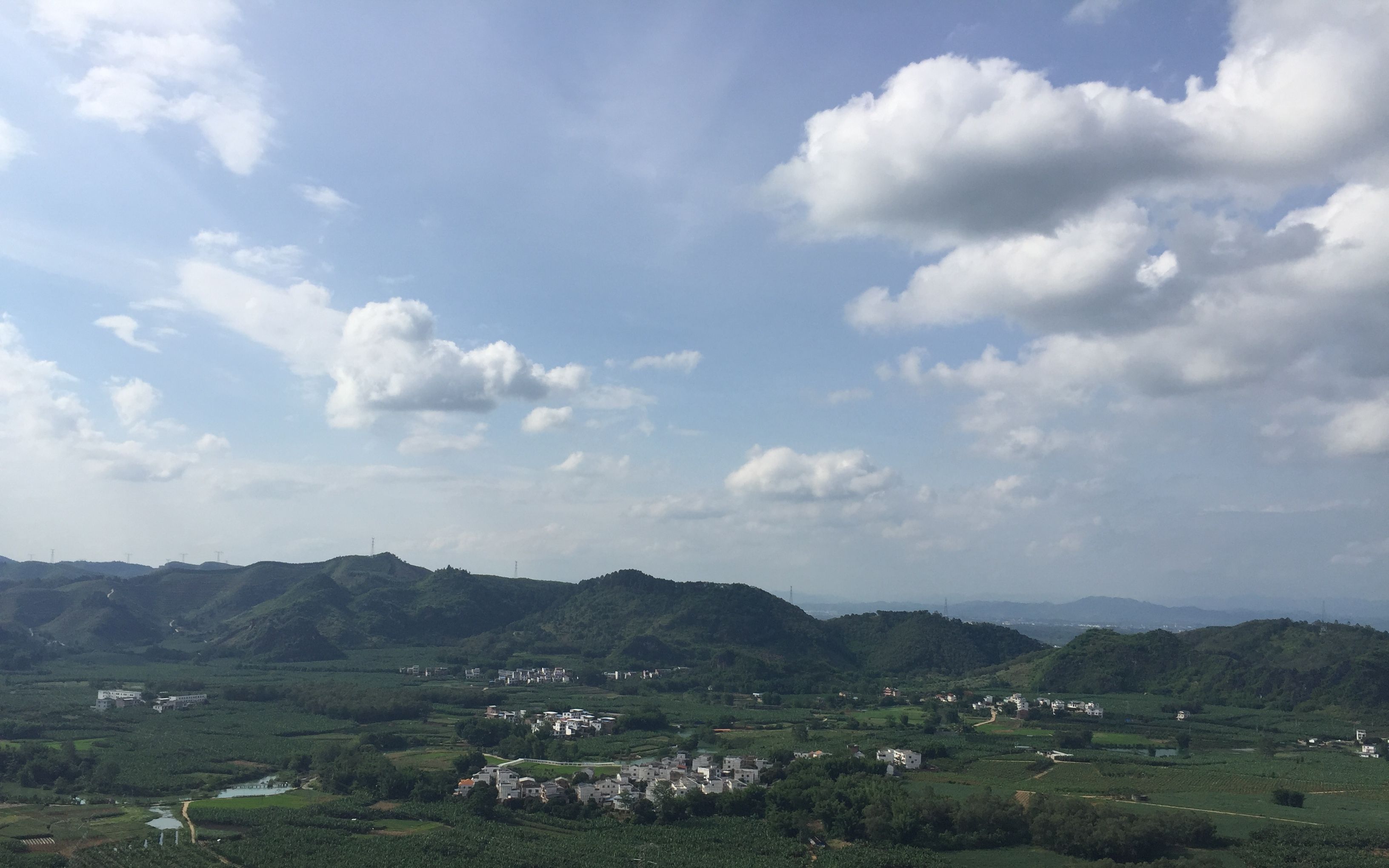 实拍广西田阳区南部山区,那满乡村旅行记,这里风景不错呢