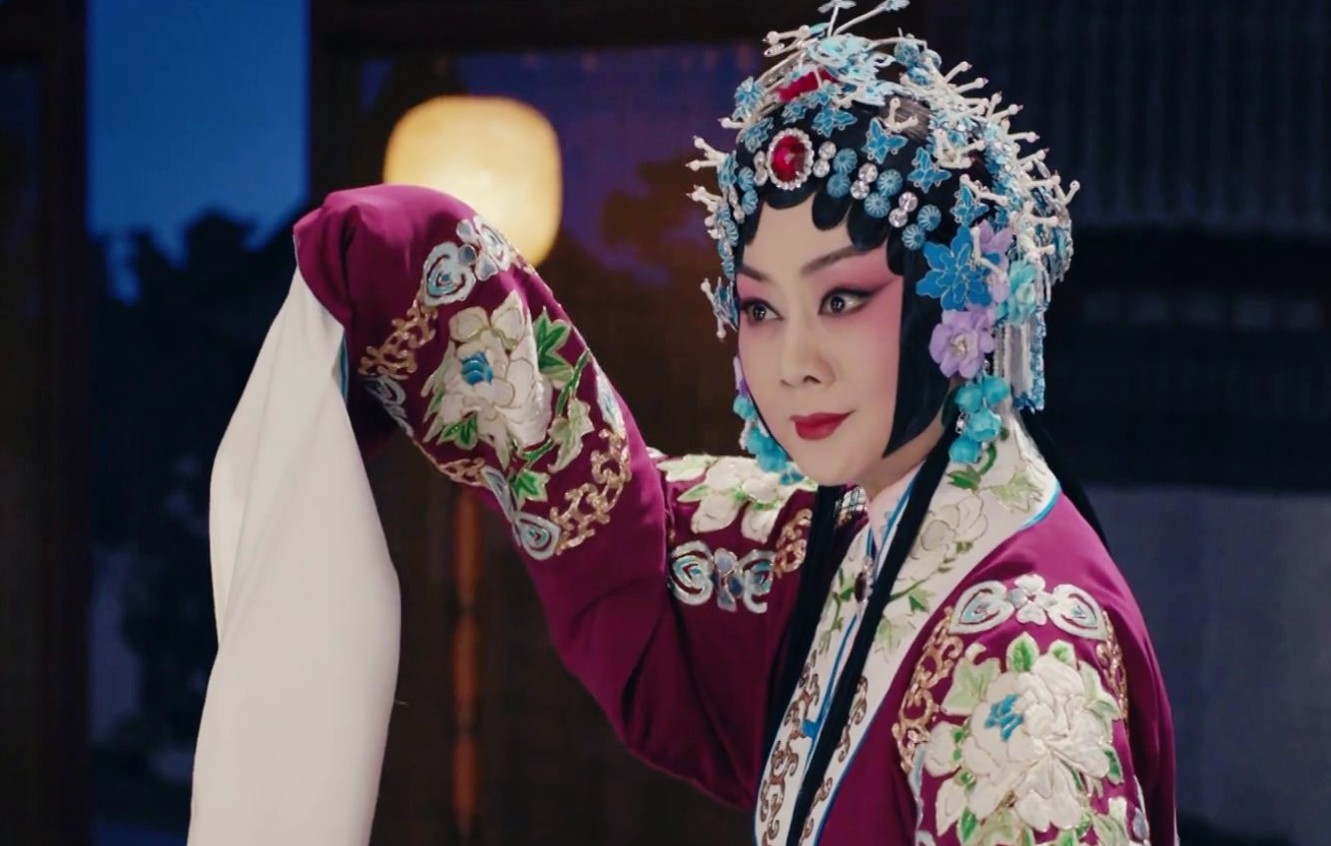 京剧《穆桂英挂帅》李胜素"猛听得金鼓响……"_哔哩哔哩_bilibili