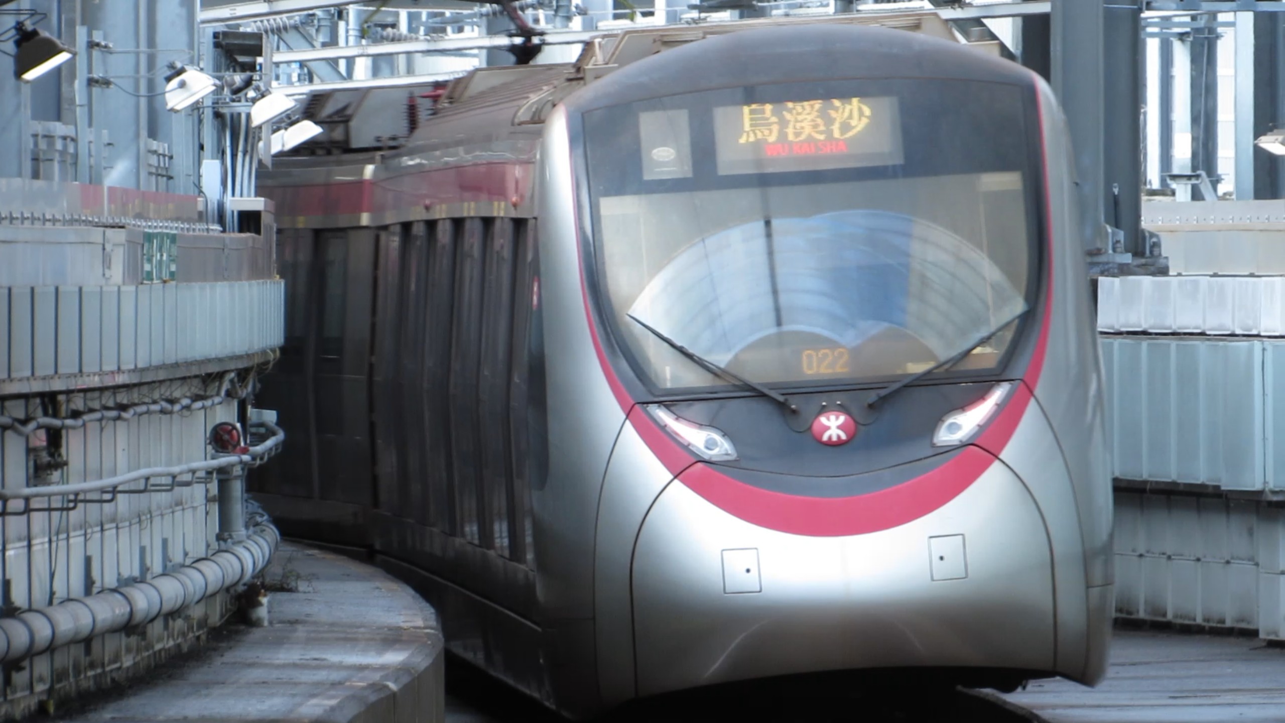女车长驾驶港铁屯马线c-train型电客车d409-d410红 