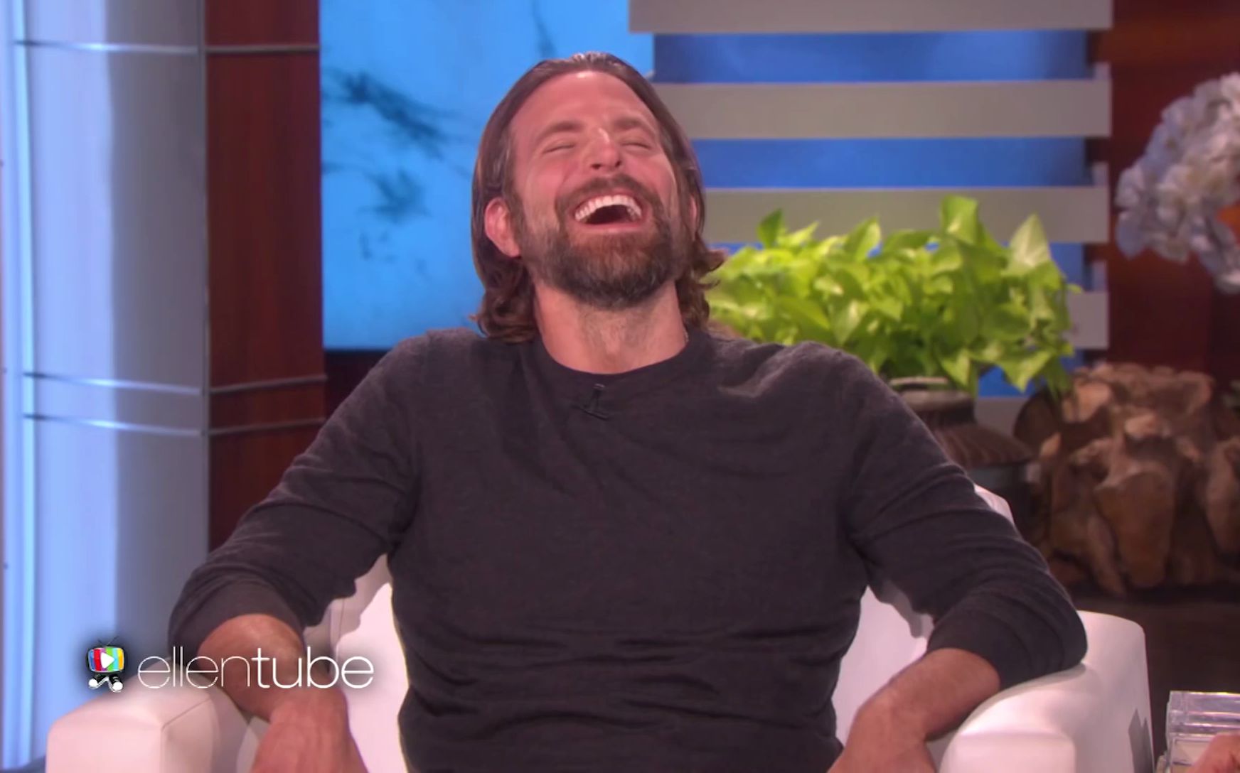 [图][中字] Bradley Cooper Talks 'A Star is Born' Ellen Show