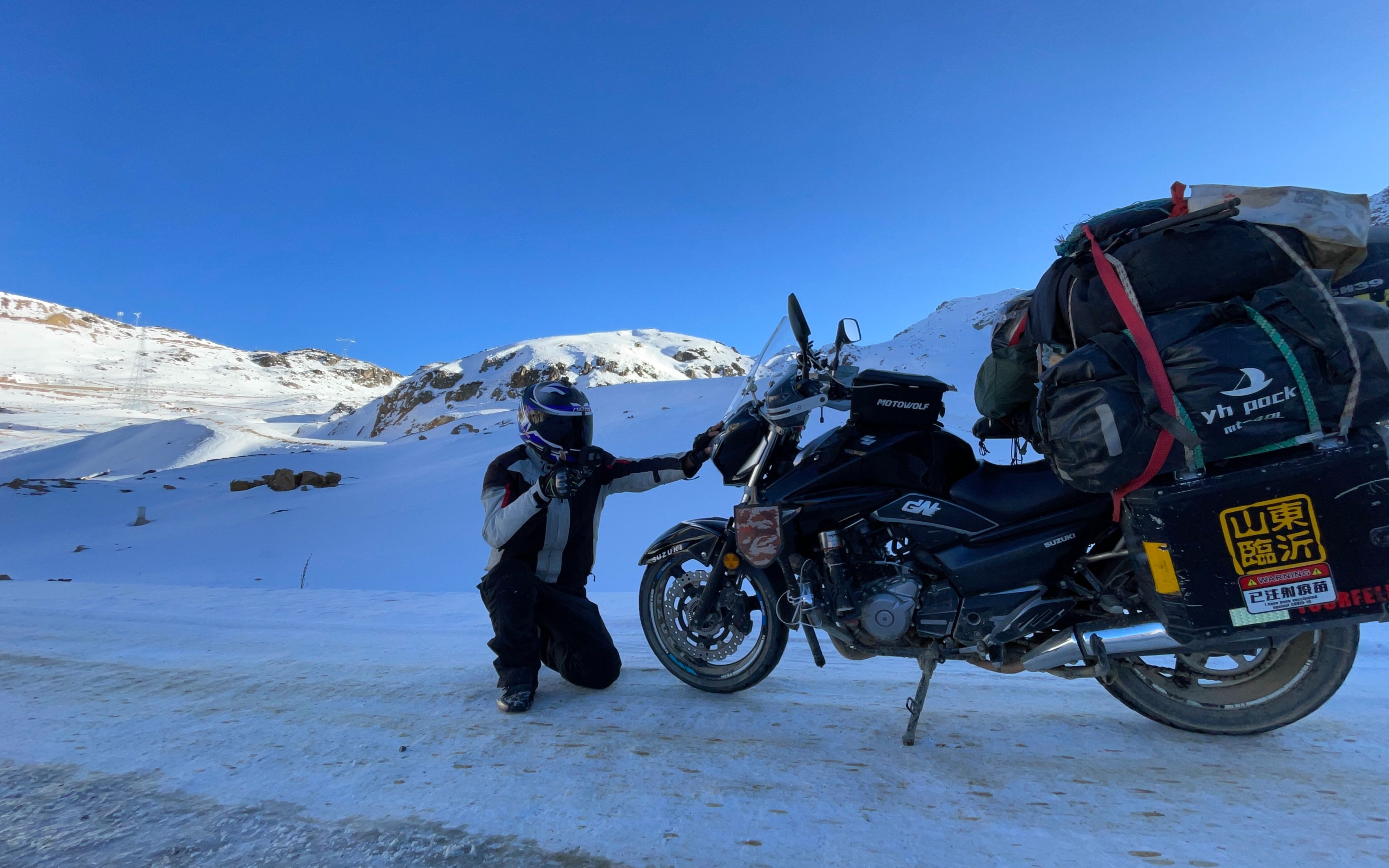 [图]冬季摩旅丙察察，翻过两个海拔4000垭口，骑行的支教老师已冻失温