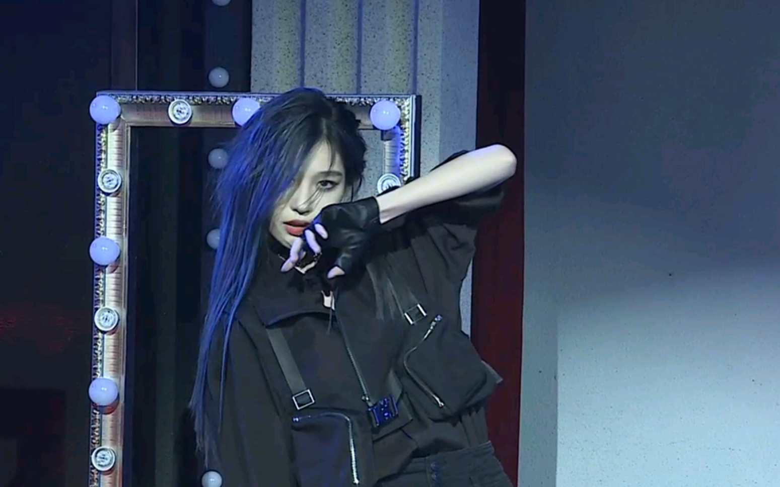 活动  王奕【黑与白】这舞跳的有点帅