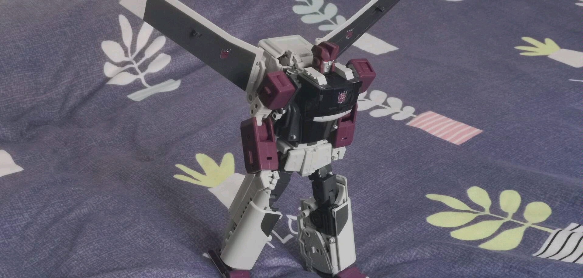 变形金刚kfc毒气弹变形