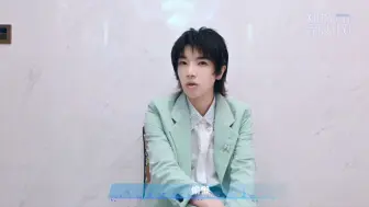 Download Video: 【华晨宇】顶着最萌的脸说最硬的话！学的第一首歌就是《世上只有妈妈好》呜呜呜呜