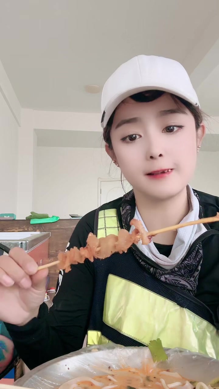 [直播].[原画].[旅游].[wl002132].[王小欠徒步环球].