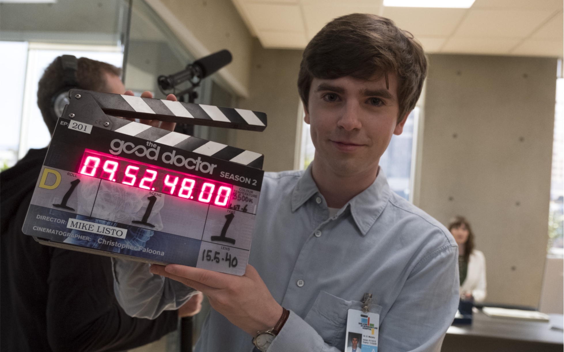 [图]Freddie Highmore on the 75th Golden Ball Awards - BEST ACTOR nomination