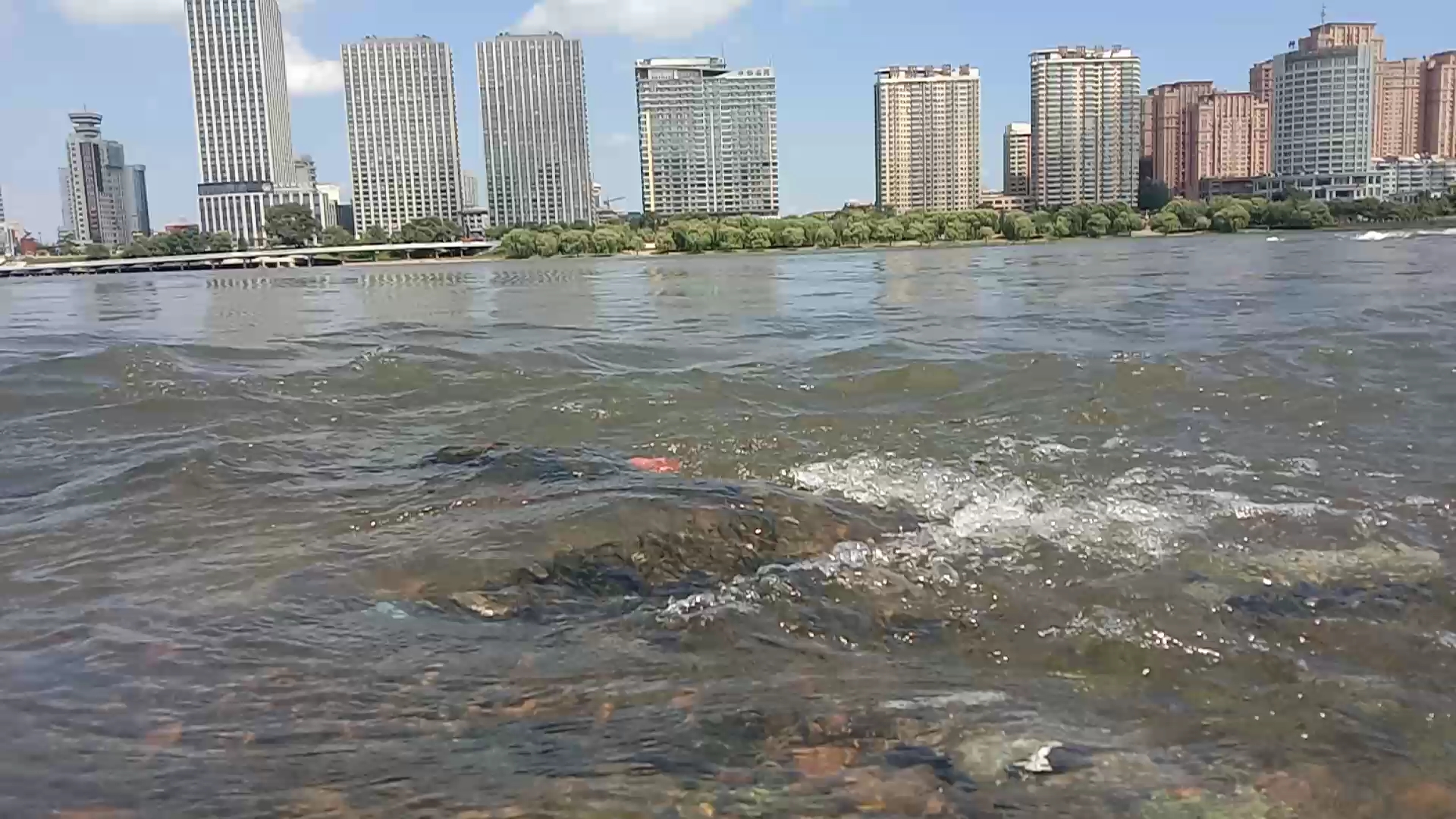 大美吉林市松花江水非常清澈