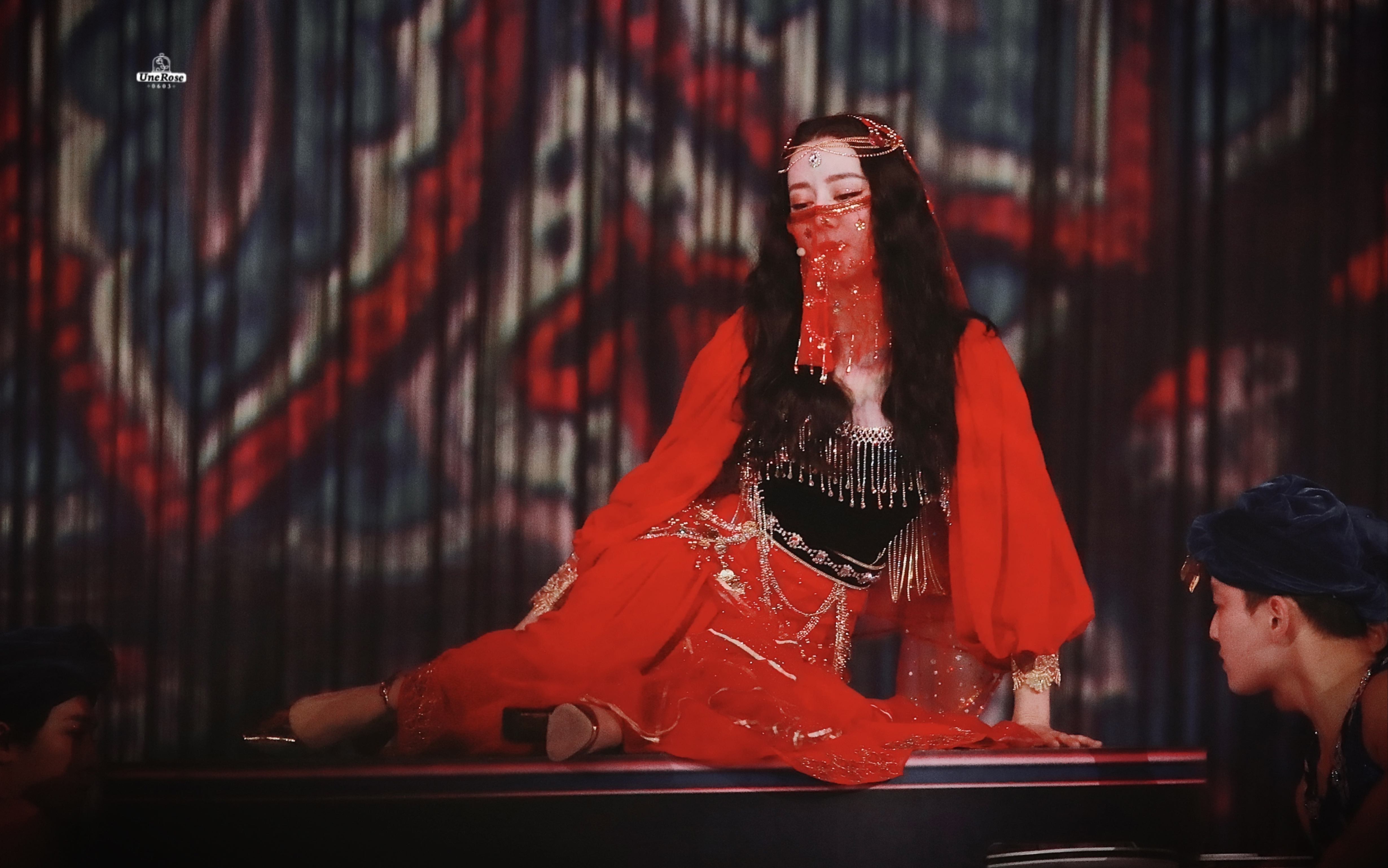 【迪丽热巴】2020东方卫视跨年晚会《打起手鼓唱起歌》