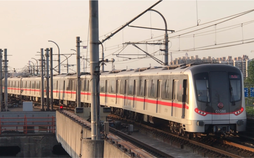 【上海地铁】1号线01a07钢二01086进富锦路折返线_哔哩哔哩_bilibili