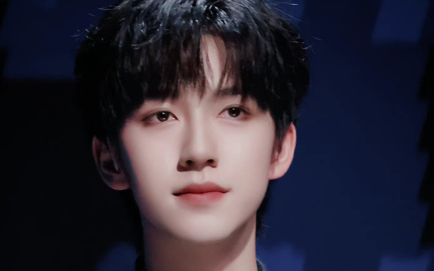 【贺峻霖】帅哥就是要怼脸拍!