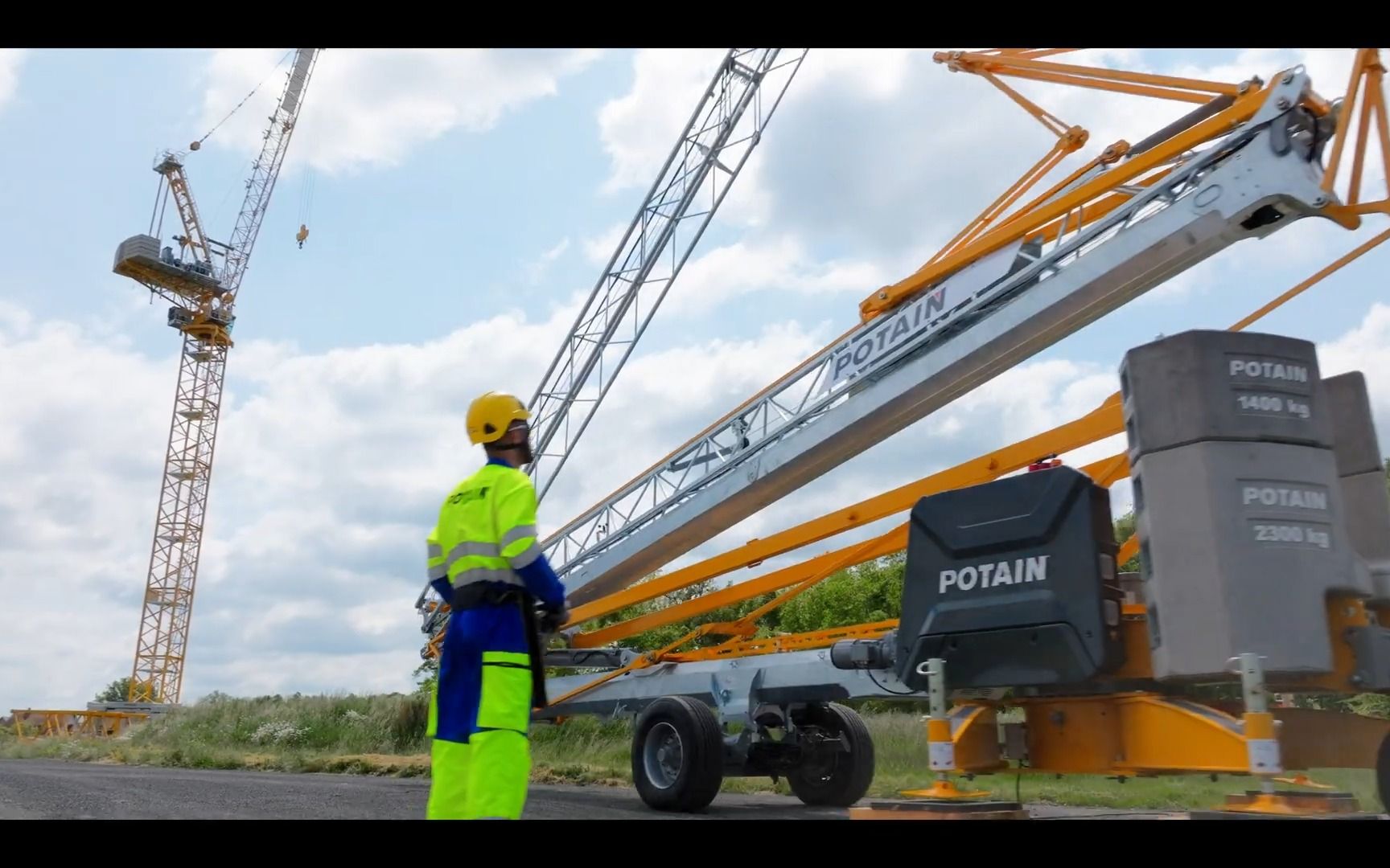 波坦移动式塔式起重机